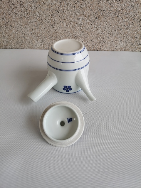 古玩陶瓷梅花壺拍賣,當前價格220元