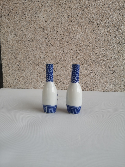 古玩陶瓷青花松梅竹瓶拍賣,當前價格220元