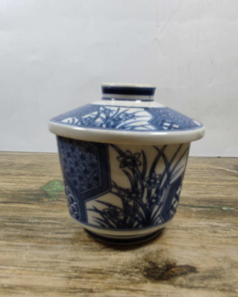古玩陶瓷花卉紋蓋杯拍賣,當(dāng)前價格198元