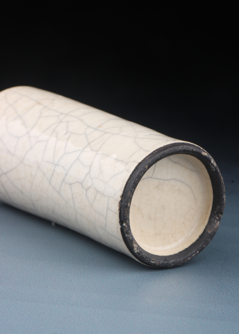 古玩陶瓷3734】清中晚期??煨瓷哥釉鼻煙壺拍賣，當前價格3000元