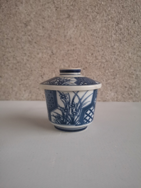 古玩陶瓷花卉紋蓋杯拍賣,當(dāng)前價格198元