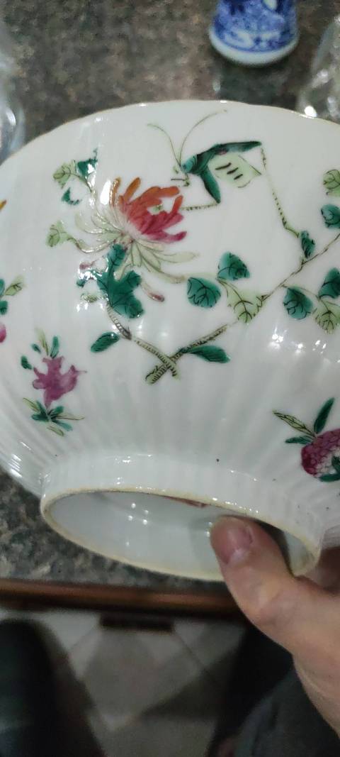 古玩陶瓷粉彩瓜楞碗拍賣(mài)，當(dāng)前價(jià)格9000元