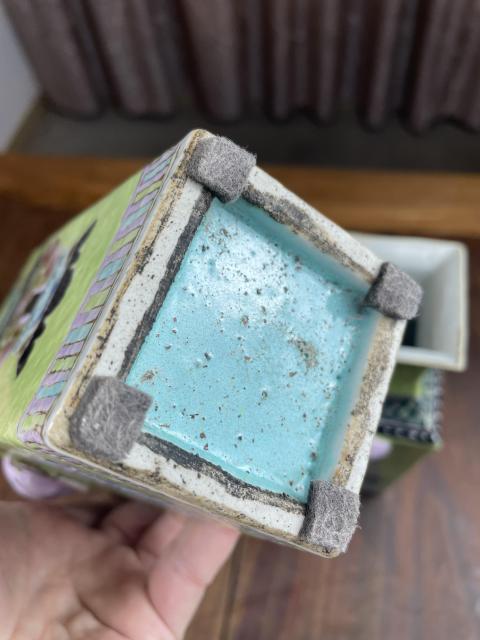 古玩陶瓷綠地粉彩博古紋方瓶一對拍賣，當前價格15000元