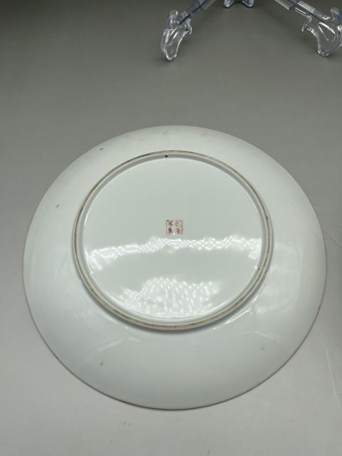 古玩陶瓷極其珍貴解放初期粉重工百花開窗彩紅樓夢圖盤四塊全品拍賣，當前價格6666元