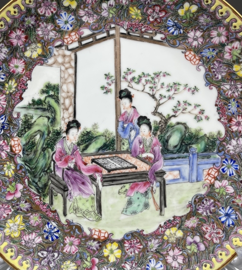 古玩陶瓷極其珍貴解放初期粉重工百花開窗彩紅樓夢圖盤四塊全品拍賣，當前價格6666元