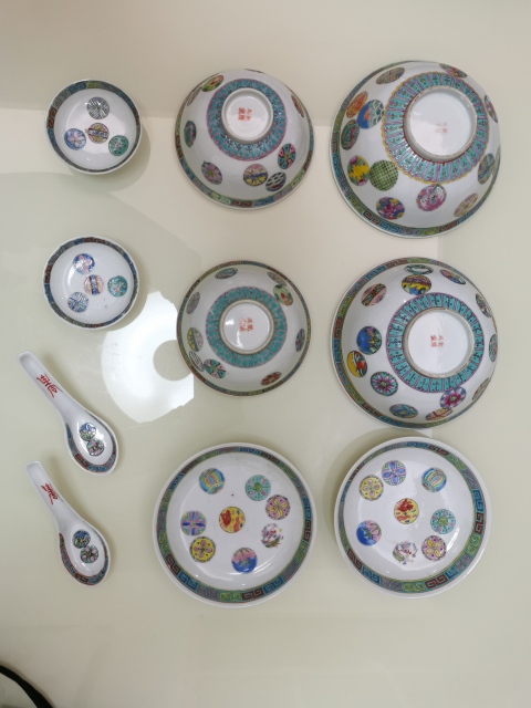 古玩陶瓷粉彩皮球花卉紋餐具十件套拍賣,當前價格13000元