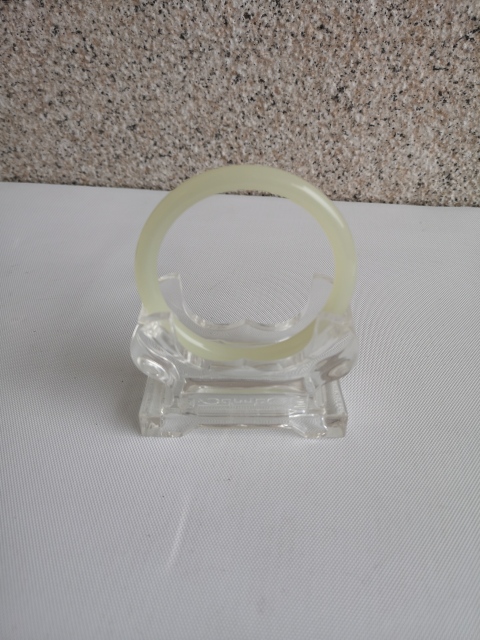 古玩玉器和田玉鐲子拍賣(mài),當(dāng)前價(jià)格780元