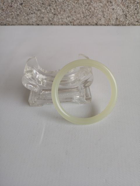 古玩玉器和田玉鐲子拍賣(mài),當(dāng)前價(jià)格780元
