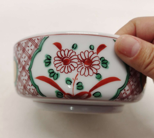 古玩陶瓷花卉紋紅綠彩碗拍賣，當前價格150元