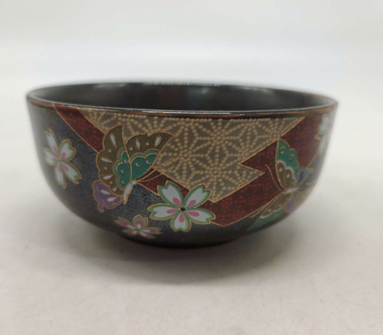 古玩陶瓷花蝶紋碗拍賣,當前價格130元