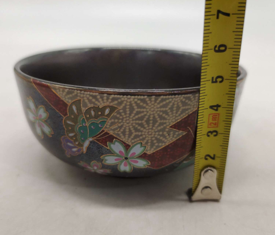 古玩陶瓷花蝶紋碗拍賣,當前價格130元
