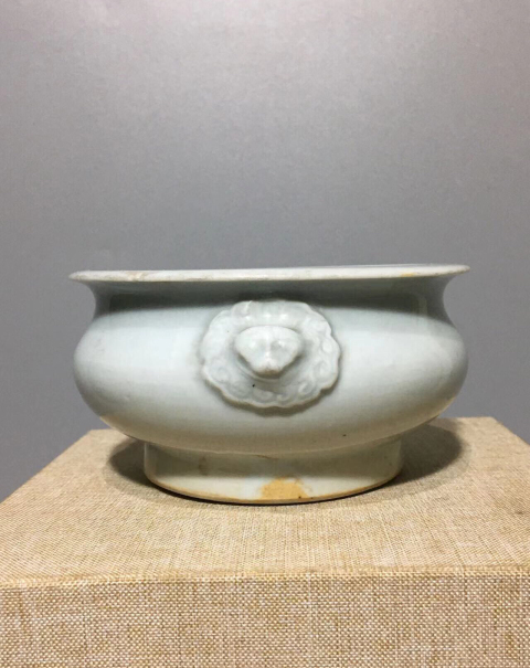 古玩陶瓷德化窯白釉雙獅耳香爐拍賣，當(dāng)前價格3888元