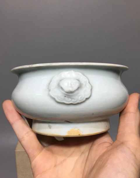 古玩陶瓷德化窯白釉雙獅耳香爐拍賣，當(dāng)前價格3888元