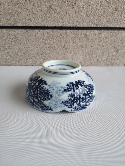 古玩陶瓷竹紋青花花口碗拍賣，當(dāng)前價(jià)格150元