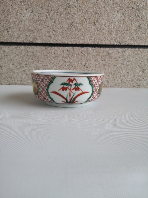 古玩陶瓷花卉紋紅綠彩碗拍賣，當前價格150元