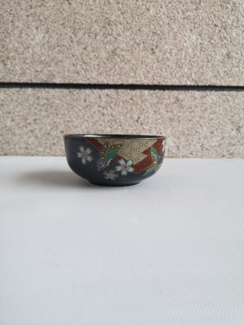 古玩陶瓷花蝶紋碗拍賣,當前價格130元