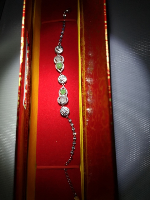 古玩玉器翡翠手鏈拍賣，當(dāng)前價(jià)格550元