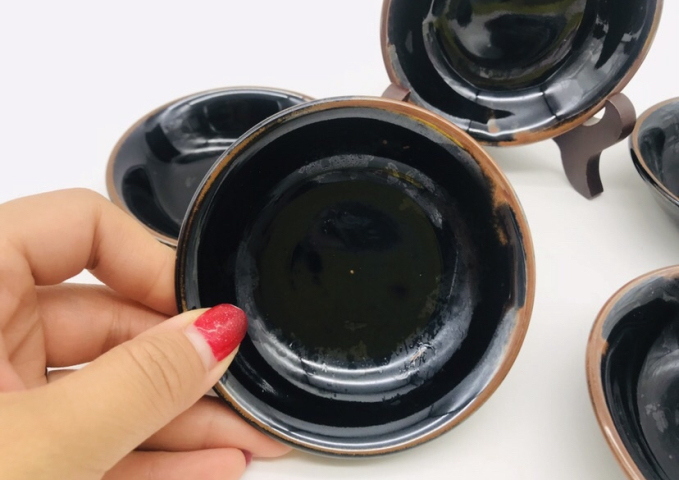 古玩陶瓷黑釉淺碗拍賣,當(dāng)前價(jià)格260元