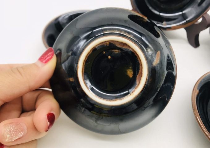 古玩陶瓷黑釉淺碗拍賣,當(dāng)前價(jià)格260元