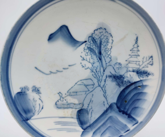 古玩陶瓷山水紋青花盤拍賣,當(dāng)前價格398元
