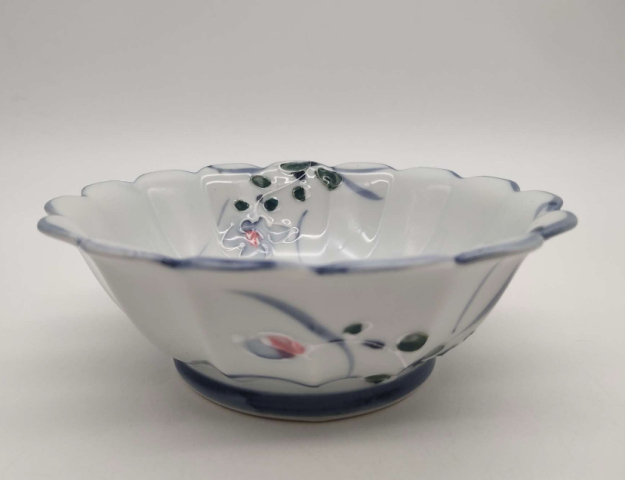 古玩陶瓷花卉紋花口碗拍賣，當(dāng)前價(jià)格135元