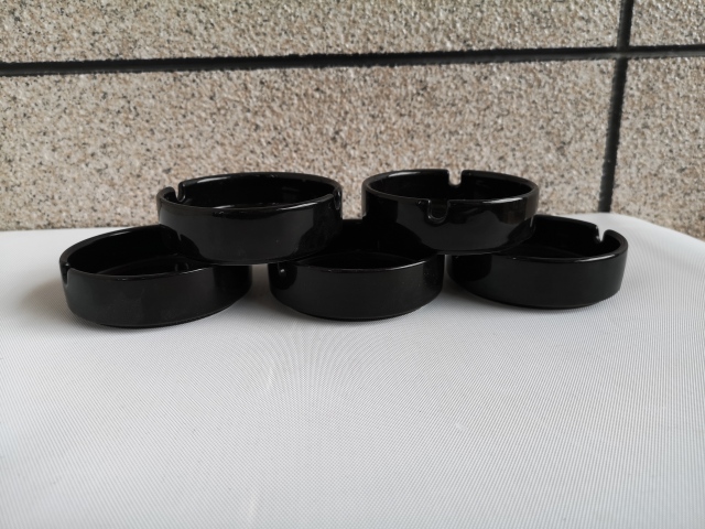 古玩陶瓷黑釉煙灰缸拍賣，當前價格260元