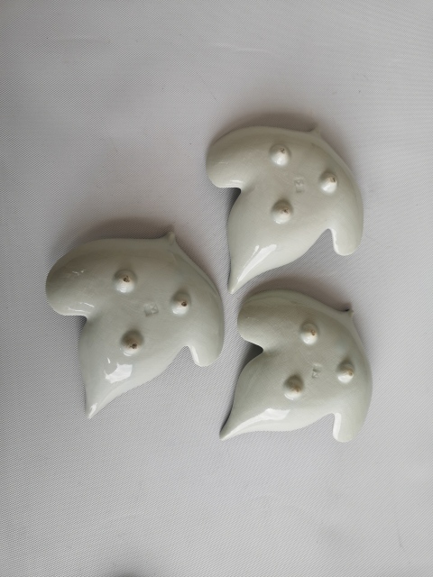 古玩陶瓷樹葉盤拍賣,當前價格398元