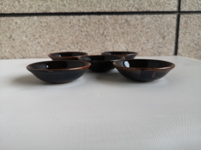 古玩陶瓷黑釉淺碗拍賣,當(dāng)前價(jià)格260元