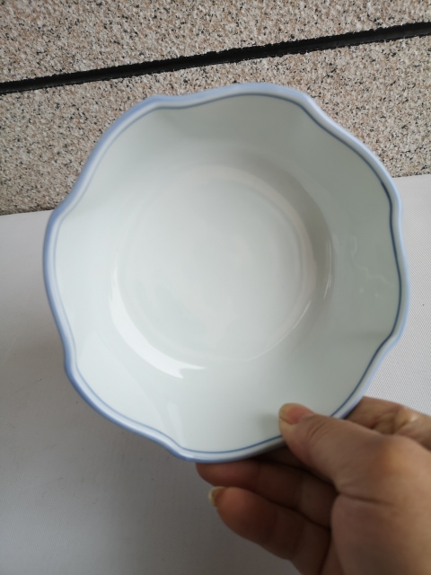 古玩陶瓷花卉紋青花碗拍賣，當(dāng)前價(jià)格120元