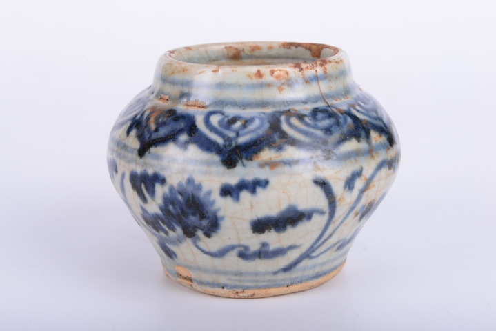 古玩陶瓷明代早期青花纏枝蓮紋小罐拍賣，當前價格3600元