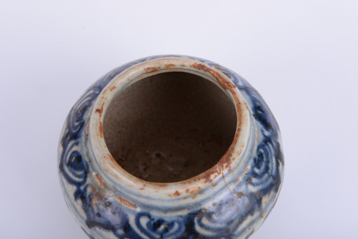 古玩陶瓷明代早期青花纏枝蓮紋小罐拍賣，當前價格3600元