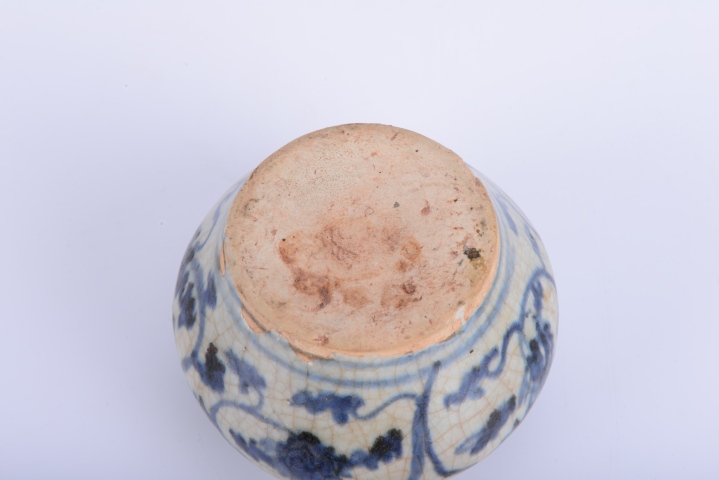 古玩陶瓷明代早期青花纏枝蓮紋小罐拍賣，當前價格3600元