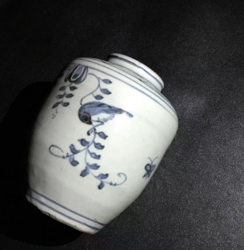 古玩陶瓷青花罐拍賣(mài)，當(dāng)前價(jià)格2500元