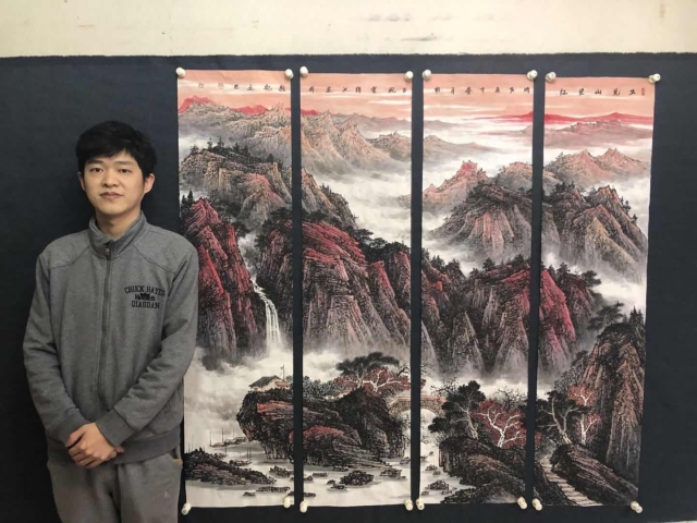 古玩字畫著名畫家張緒洪通景四屏山水拍賣,當前價格1888元