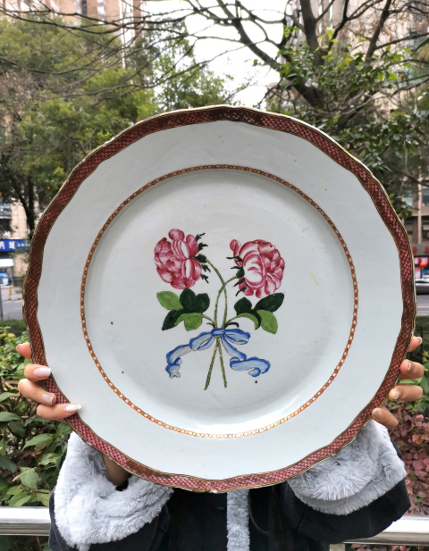 古玩陶瓷5727】清雍正??琺瑯彩西洋花卉紋花口盤拍賣,當(dāng)前價格9800元