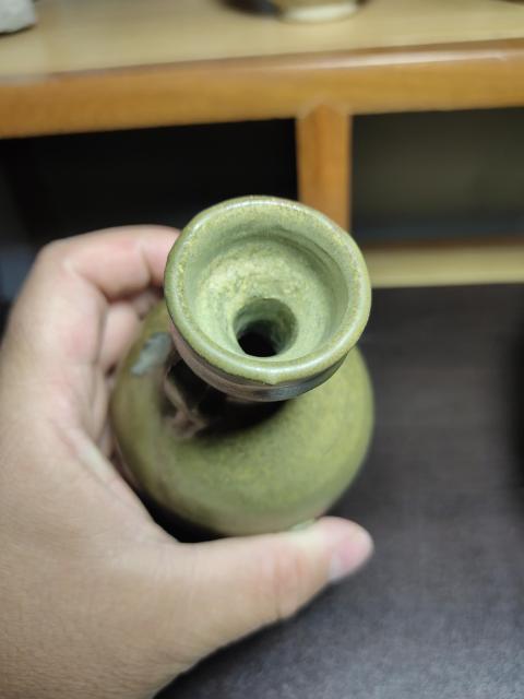 古玩陶瓷唐代?耀州窯茶葉末釉雙系盤口凈瓶拍賣,當前價格4800元