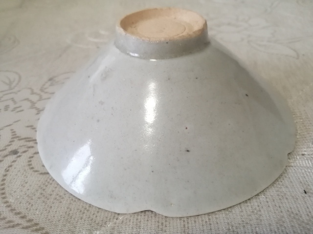 古玩陶瓷宋代·景德鎮窯青白釉刻花紋花口盞真品鑒賞圖