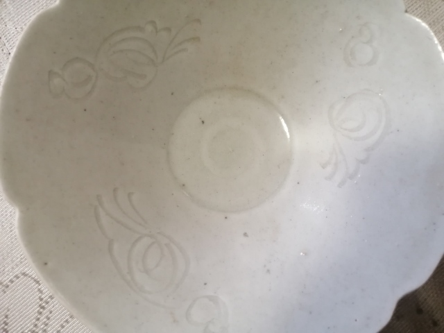 古玩陶瓷宋代·景德鎮窯青白釉刻花紋花口盞真品鑒賞圖