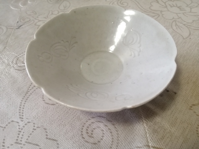 古玩陶瓷宋代·景德鎮窯青白釉刻花紋花口盞真品鑒賞圖