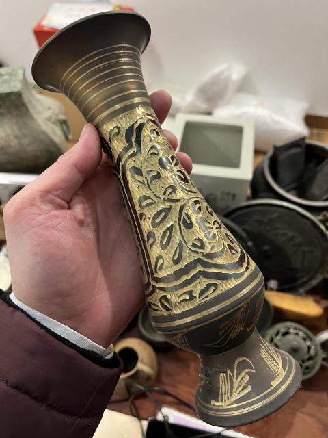 古玩雜項晚清刻畫銅瓶拍賣,當前價格199元