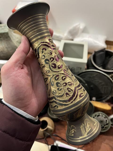 古玩雜項晚清刻畫銅瓶拍賣,當前價格199元