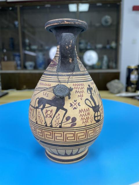 古玩陶瓷歐洲彩繪人物紋陶瓶 （博物館藏級）拍賣，當(dāng)前價格380元