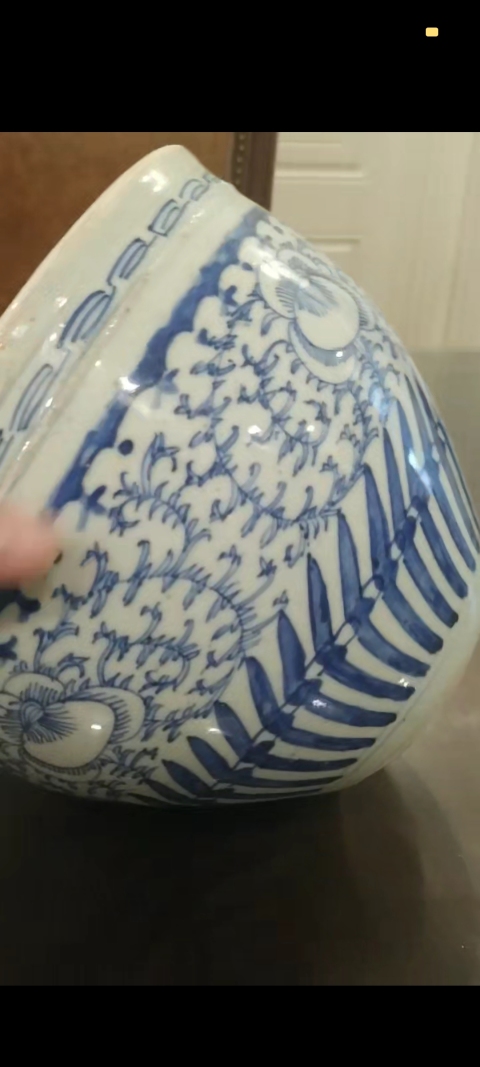 古玩陶瓷纏枝花卉紋青花缸拍賣，當前價格3000元