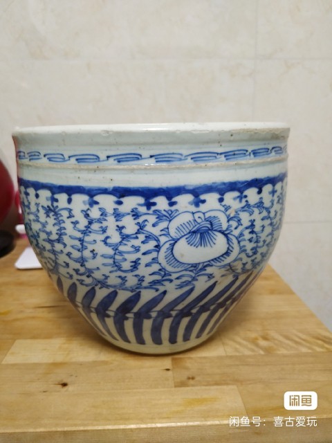 古玩陶瓷纏枝花卉紋青花缸拍賣，當前價格3000元