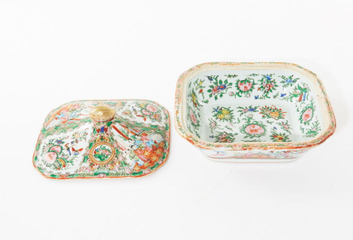 古玩陶瓷清中晚·廣彩花鳥人物紋蓋盆拍賣，當前價格2800元