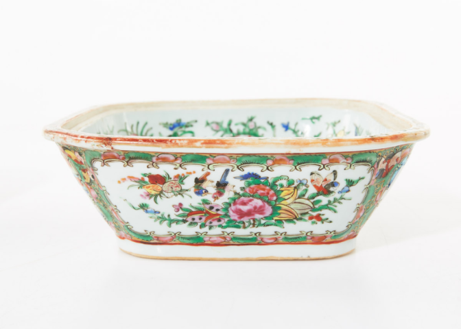 古玩陶瓷清中晚·廣彩花鳥人物紋蓋盆拍賣，當前價格2800元