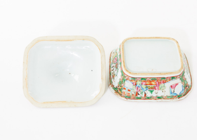 古玩陶瓷清中晚·廣彩花鳥人物紋蓋盆拍賣，當前價格2800元