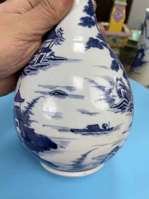 古玩陶瓷清乾隆 精品青花亭臺(tái)樓閣山水風(fēng)景紋瓶拍賣，當(dāng)前價(jià)格4300元