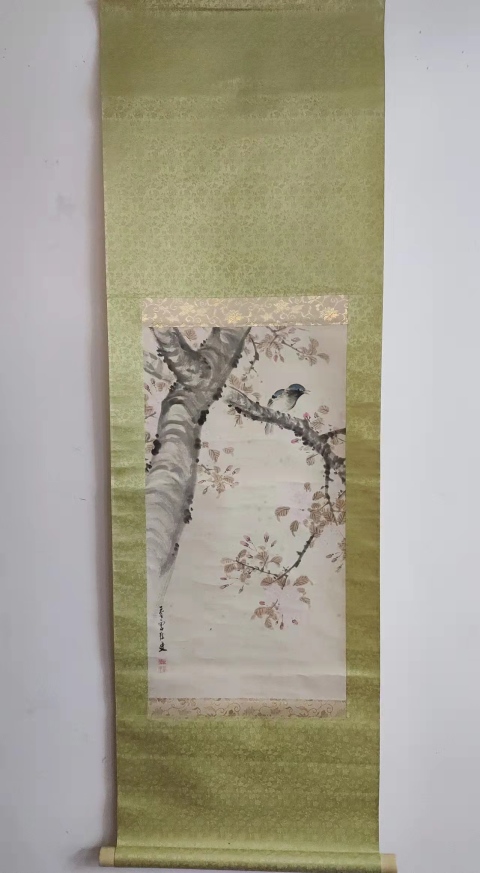 古玩字畫民國時期香云散史花鳥手工原裱立軸帶原裝木盒拍賣，當前價格488元