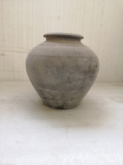 古玩陶瓷福建窯口黑釉罐拍賣,當前價格450元